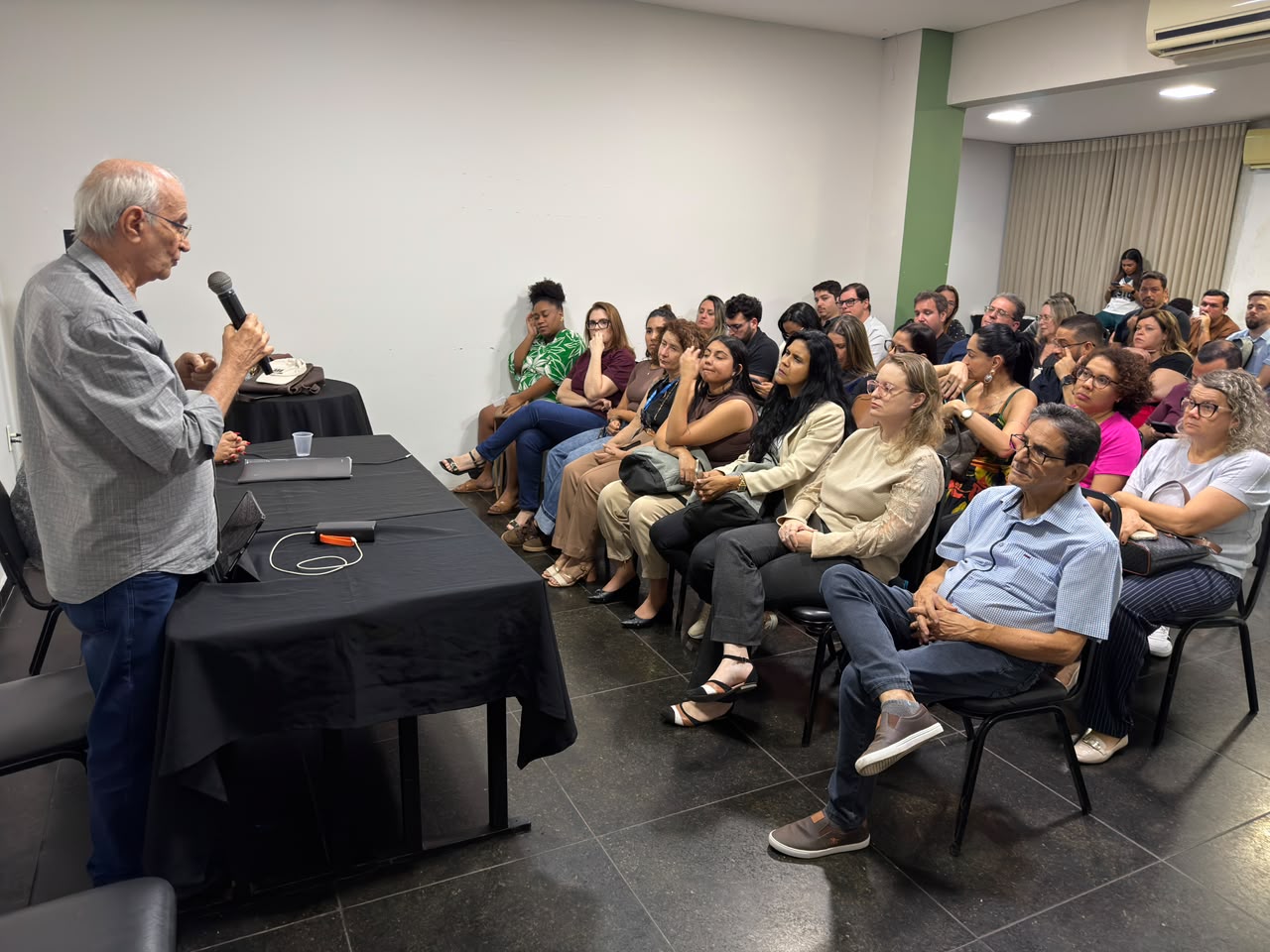 Jornalistas da DonaFia Produtora avançam na construção de Acordo Coletivo em assembleia conduzida pelo SINDJOR-MT