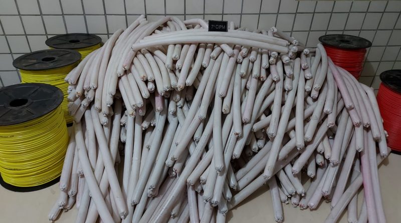 PM apreende cerca de 1 tonelada de explosivos e 100 kg de mercúrio em Comodoro