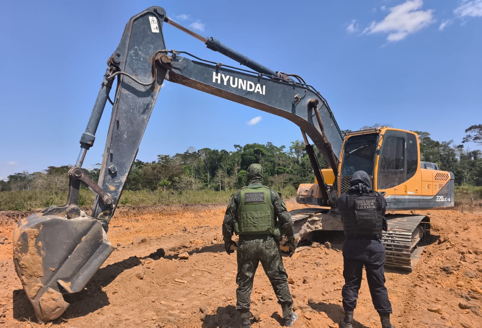 Batalhão Ambiental da PM apreende maquinas e fecha garimpos ilegais em Novo Mundo